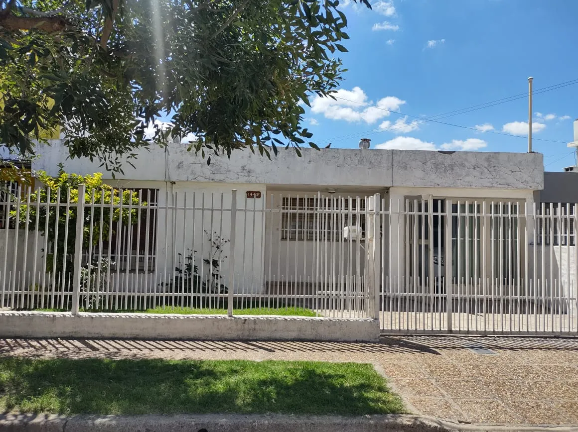 B° VILLA REVOL - 2 DORM - CASA - VENTA