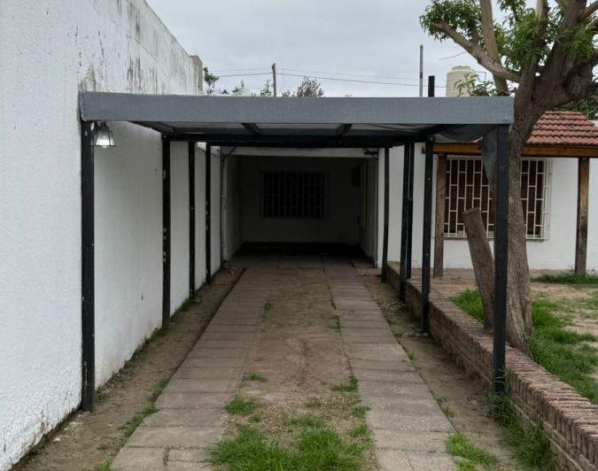 Casa · 76m² · 4 Ambientes · 4 Cocheras