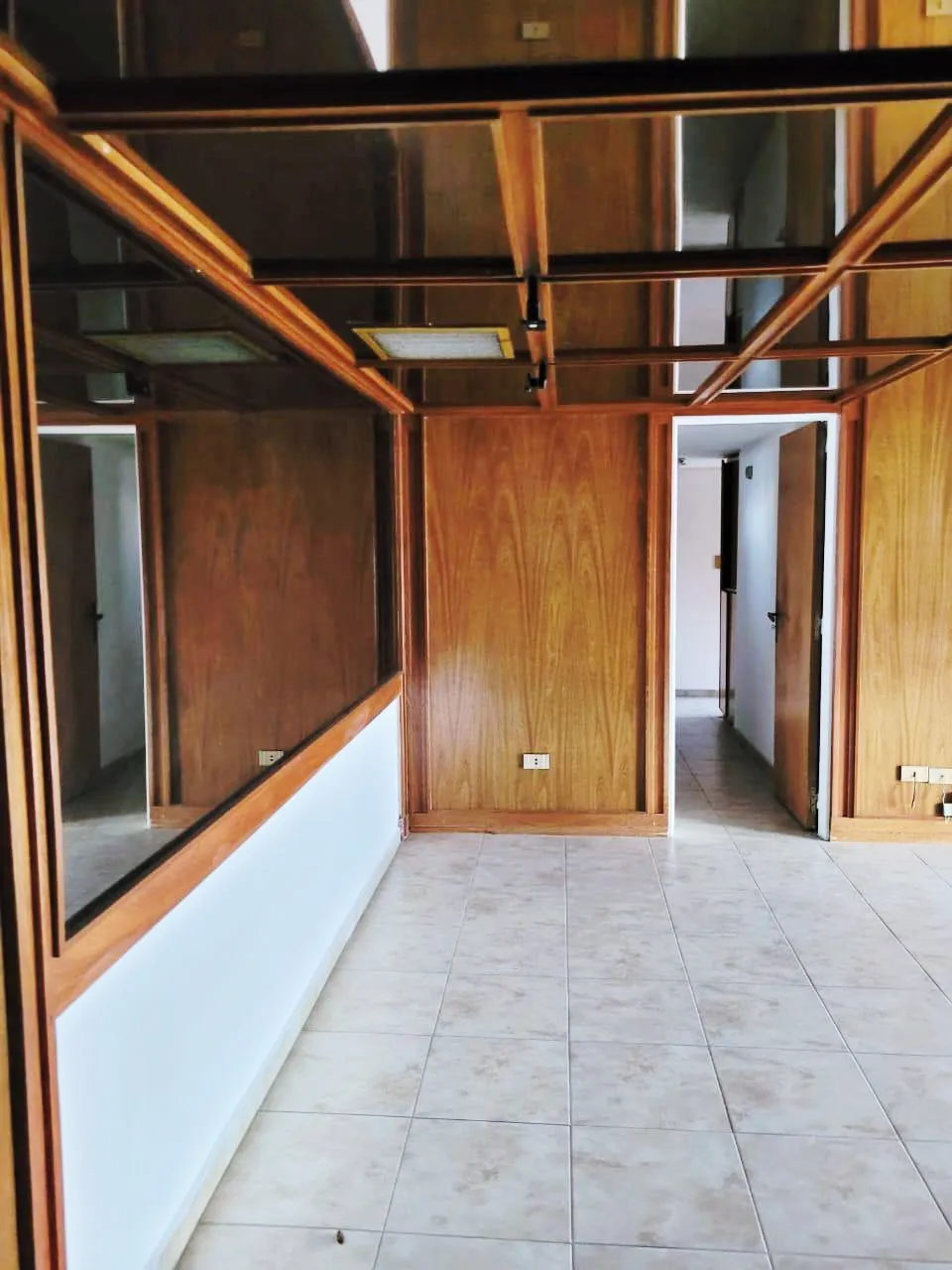 Centro - Vende Depto Dos Dormitorios con Cochera- a metros de Nueva Cba