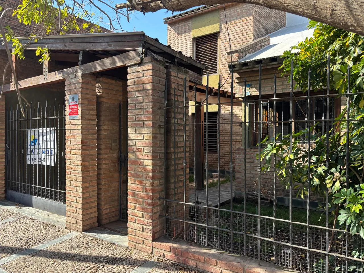 SOMA VENDE CASA APTA CREDITO!!! 3 DORM  PILETA , B°ALTO ALBERDI