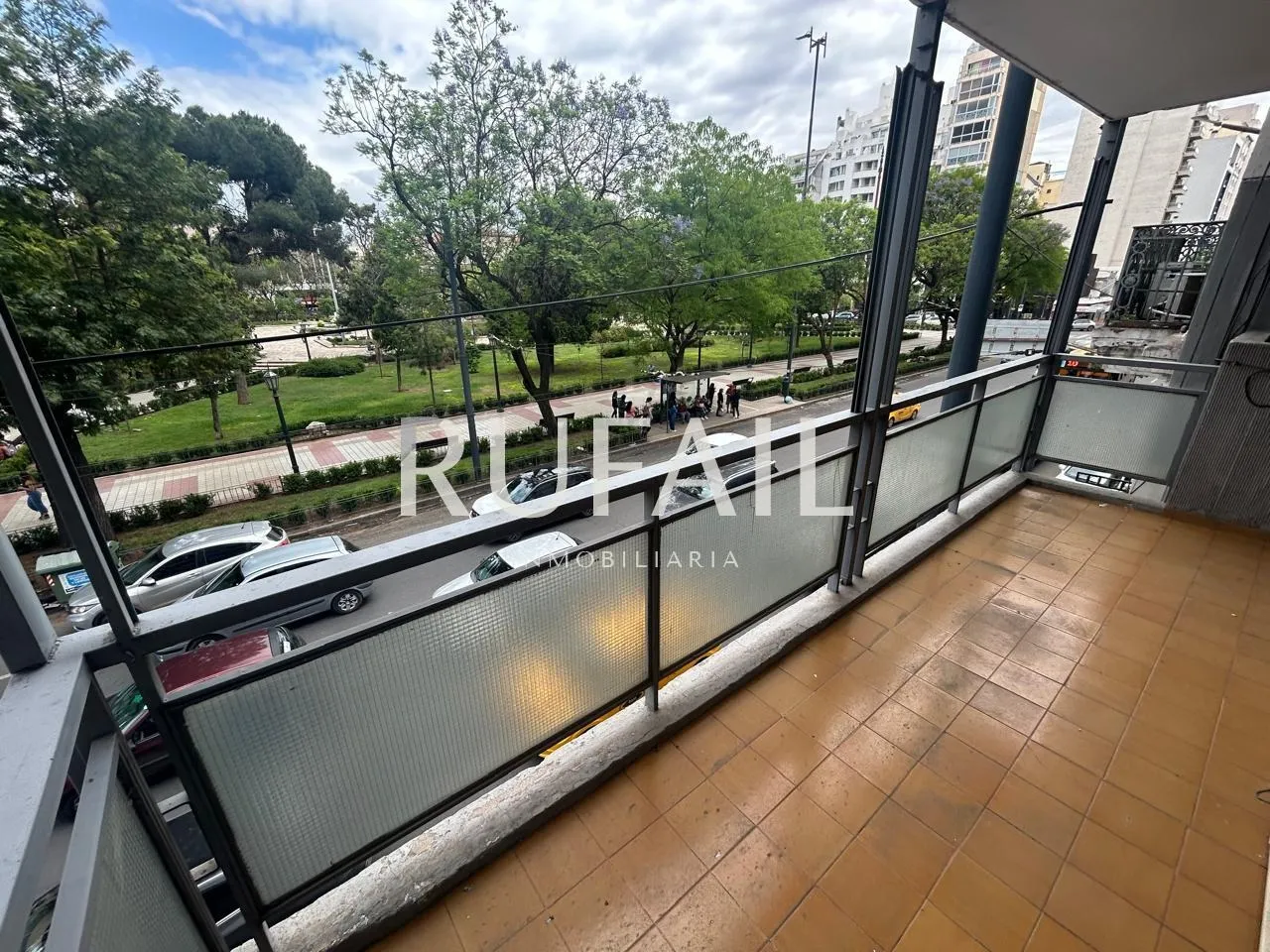 Bº ALBERDI. AVELLANEDA N 200 . ZONA PLAZA COLON . 2 DORM. BALCON FRENTE