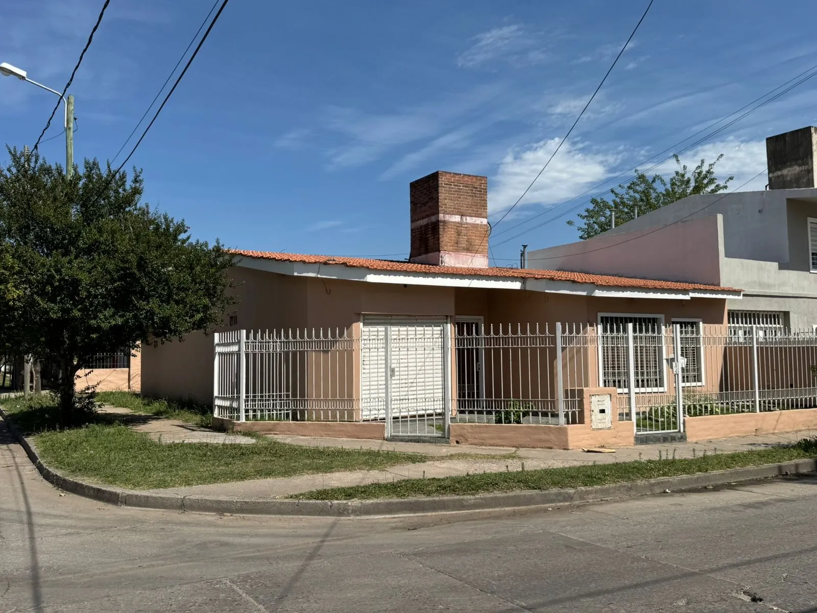 APTO CREDITO a mts de Don Bosco y Sagrada Flia! 3d Coc/com. coch. asador. Patio