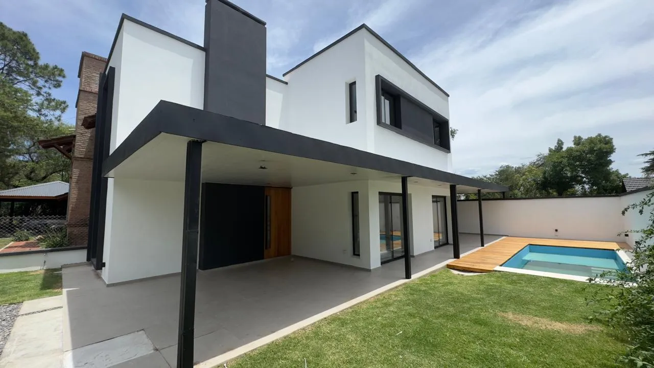 VENTA CASA BARRIO LA CAROLINA