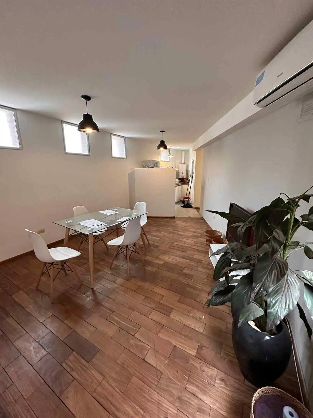 ALQ AMOBLADO 2 DORM-ECONOM. -D.QUIROS 290-B° CENTRO