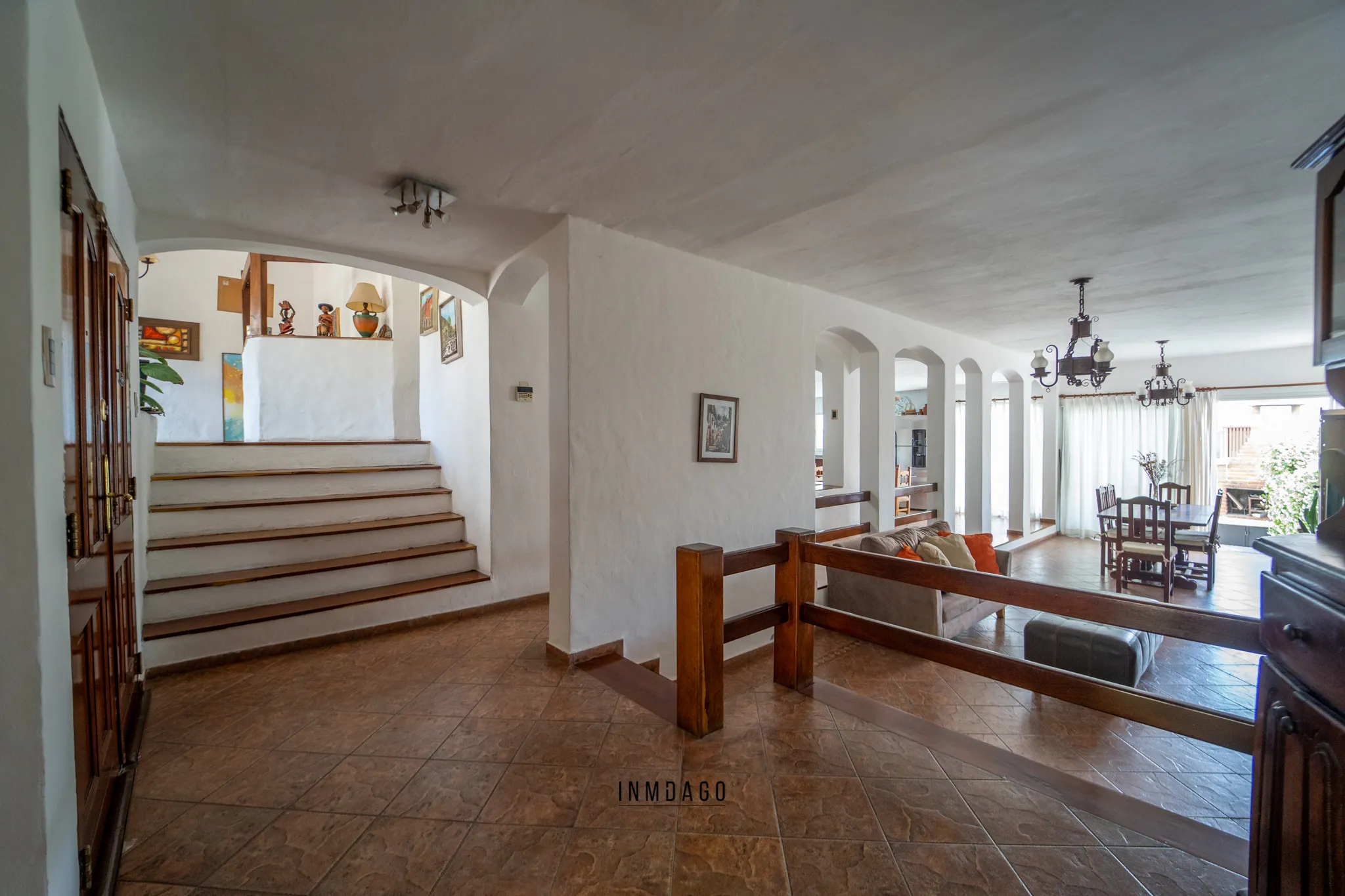 Casa amplia y luminosa, desarrollada en 3 plantas - URCA