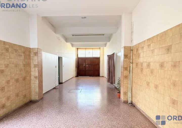 Casa · 202m² · 3 Ambientes · 2 Cocheras