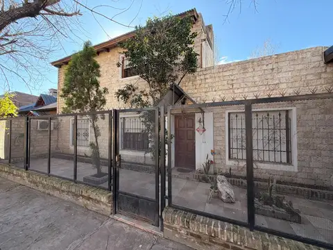 Casa en Venta en Barrio Parque Field, Rosario