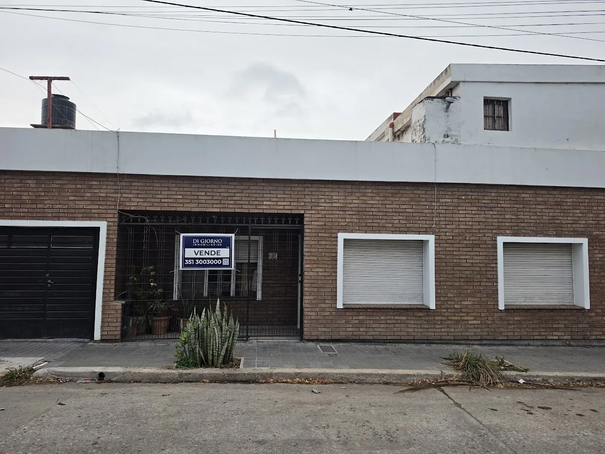 EN LA MEJOR ZONA DEL BARRIO!!! CASA TIPO PH