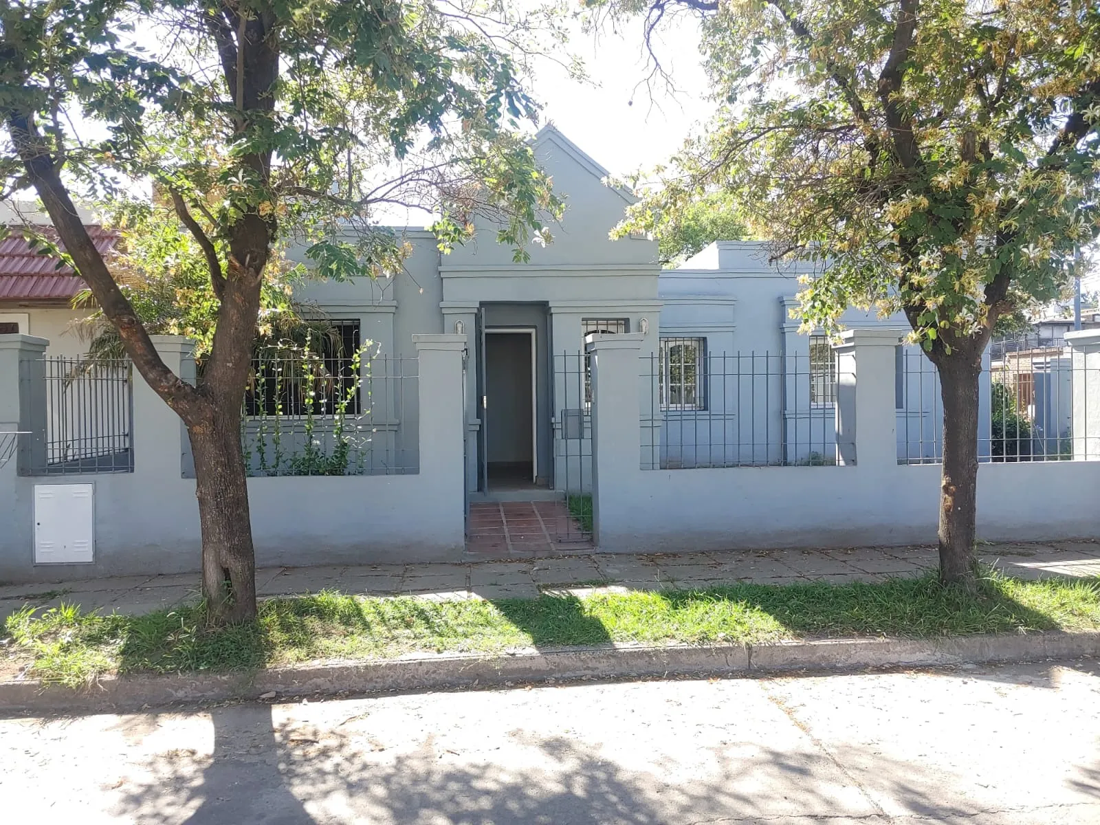 Casa remodelada de 4 dormitorios en Venta