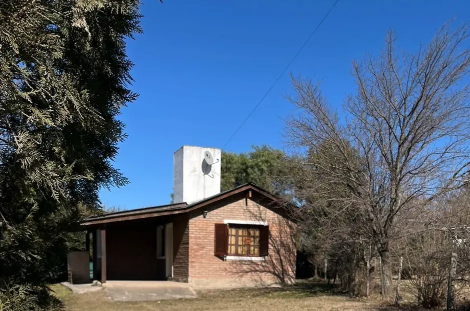 Oportunidad!!! Hermosa casa de 2 dor. amplio jardín, amoblada, escritura ya!!