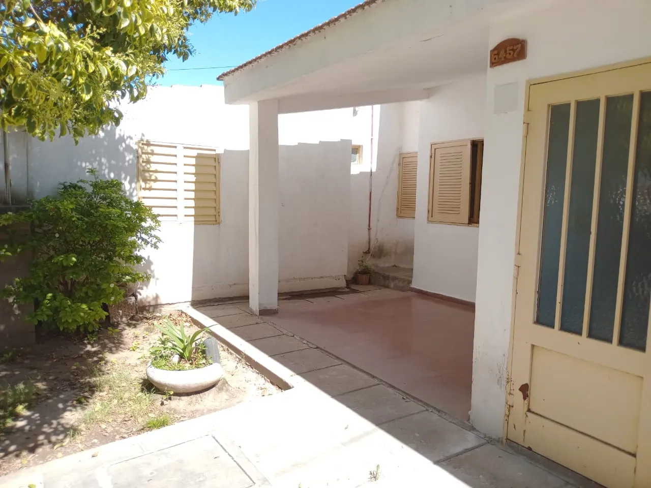 Oportunidad única! Casa c/local en Los Robles apto crédito