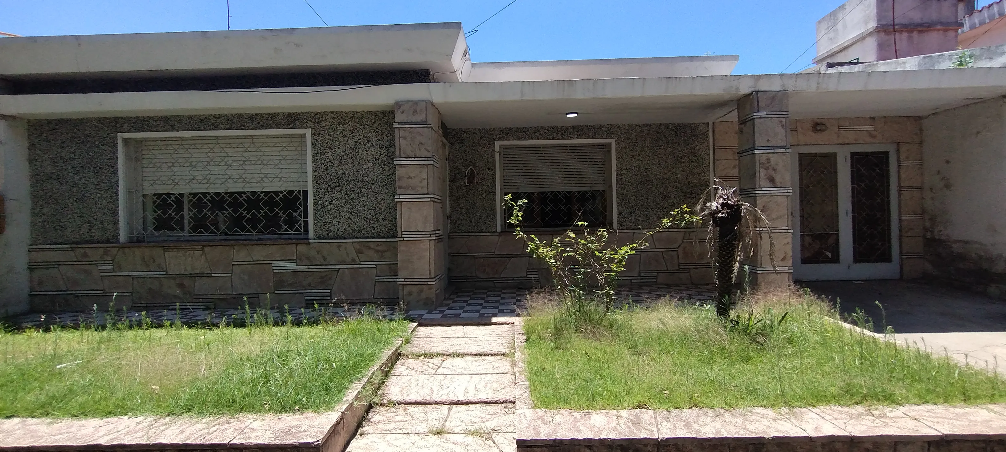 Av. Mosconi 270 – Barrio Panamericano