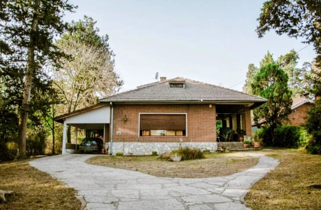 oportunidad de casa con gas natural en el centro de Villa Gral. Belgrano