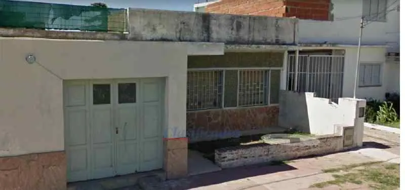 VENTA-CASA DE 2 DORMITORIOS C/ LOCAL INDEPENDIENTE-Bº DEAN FUNES