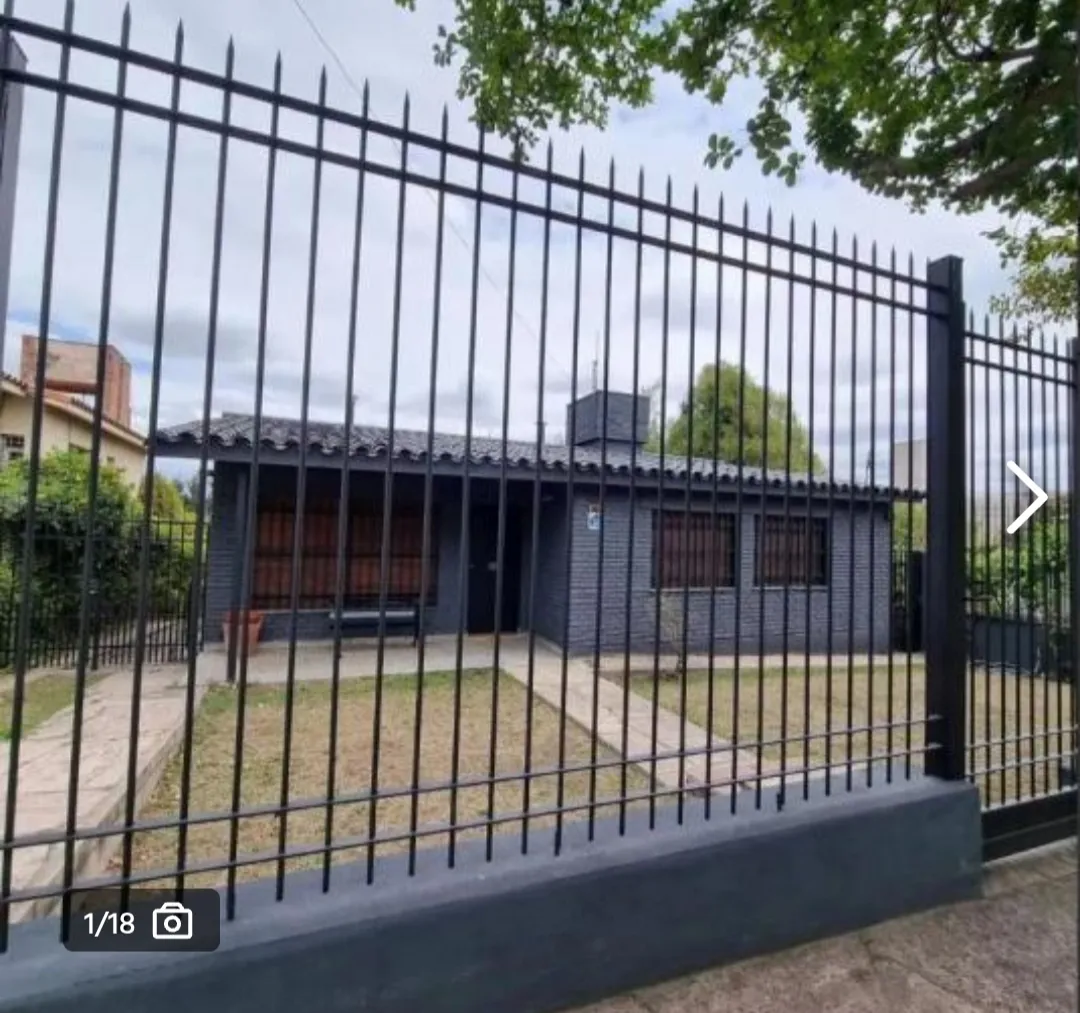 CASA CON PARQUE EN EL FANTASÍO - VILLA CARLOS PAZ - 3 DOR