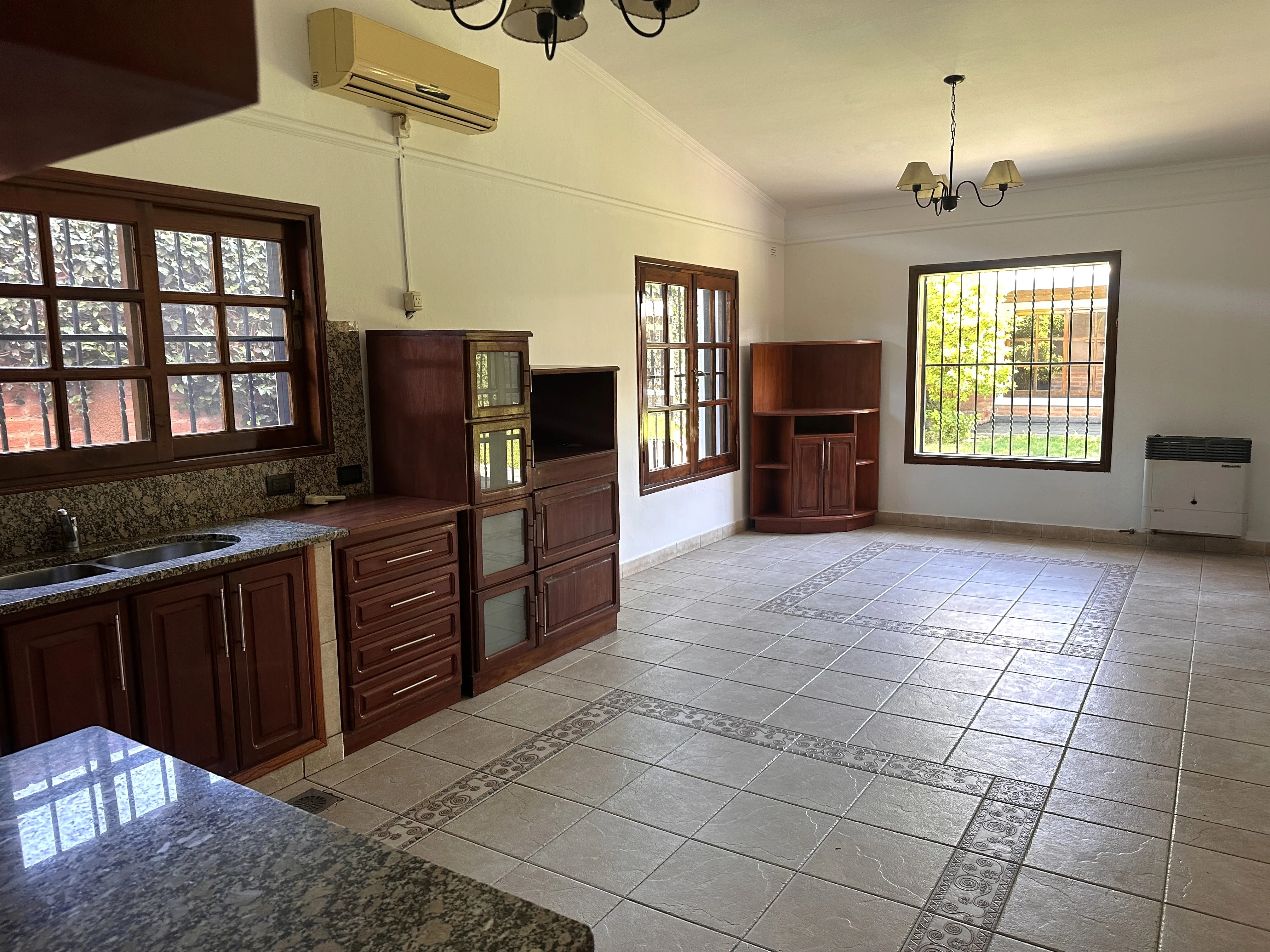 PERMUTA - REC. MENOR - BARRIO CAMARA - APTO CREDITO - 3 DORM. - 1 PLANTA