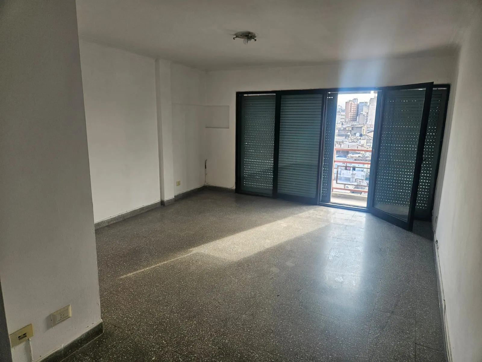 Vendo departamento en el Centro de 2 dorm. - zona mercado norte, bicicleterías..