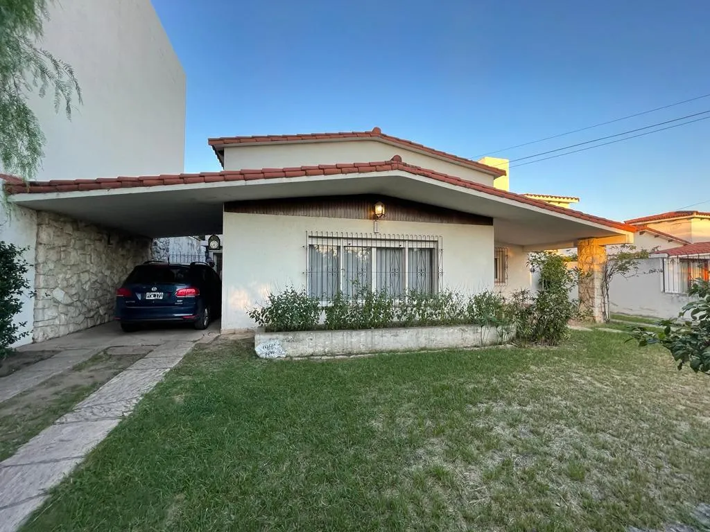 Cerro de las Rosas - 1 Planta - 3 Dorm - 800m2