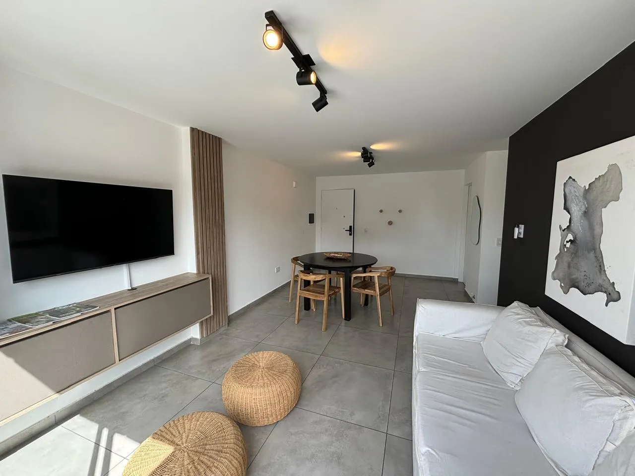 SOMA VENDE HERMOSO DPTO EXTERNO 2 DORM NVA CORDOBA
