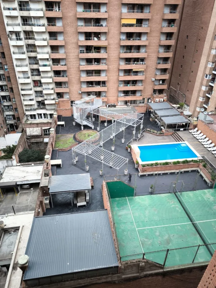 Depto en venta, con balcón en Nueva Córdoba.