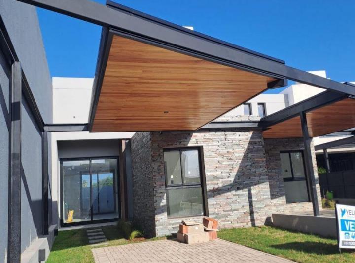 Casa · 146m² · 5 Ambientes · 1 Cochera