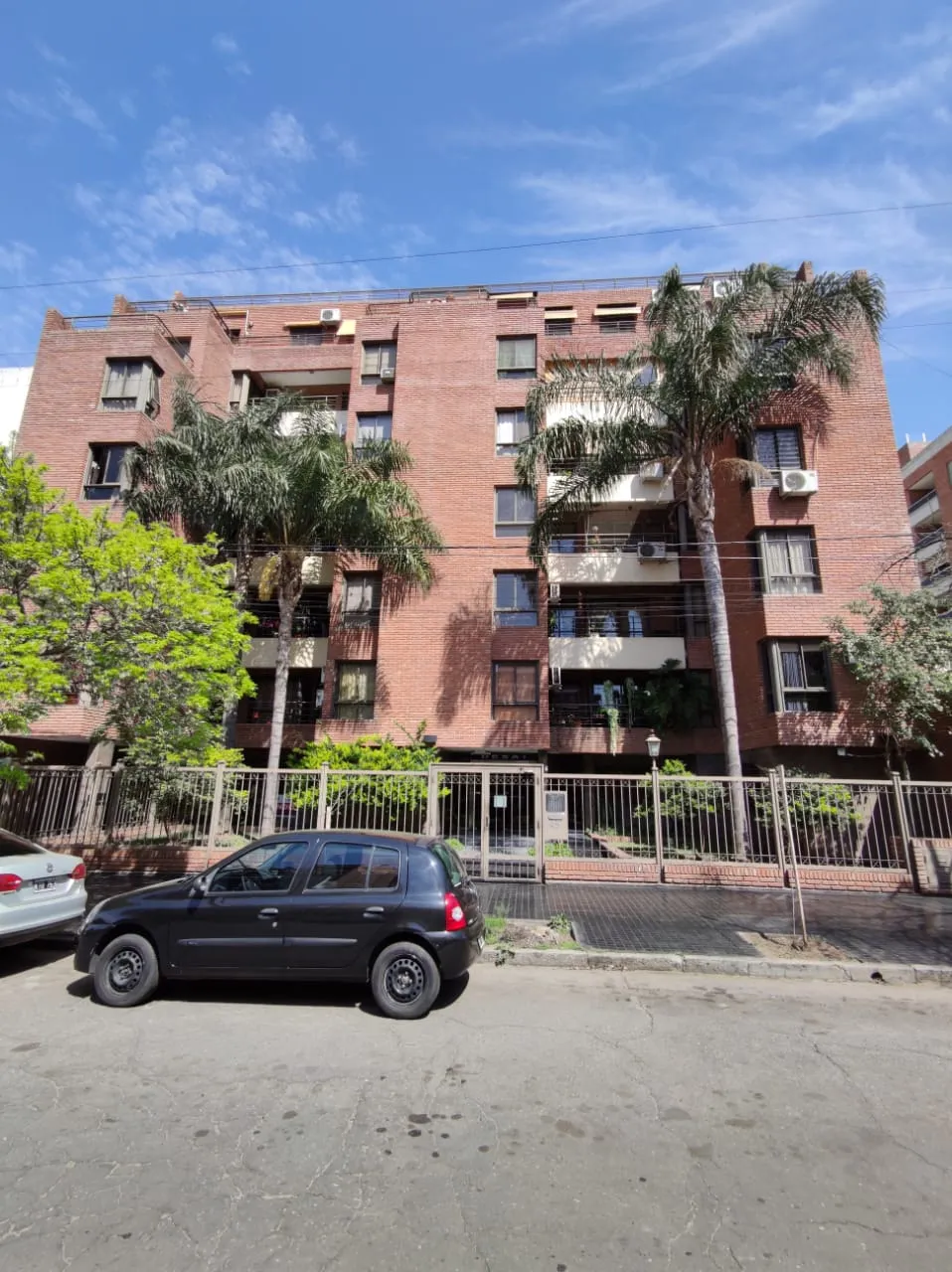 Inmejorable ubicacion!! Un dormitorio frente con balcon!