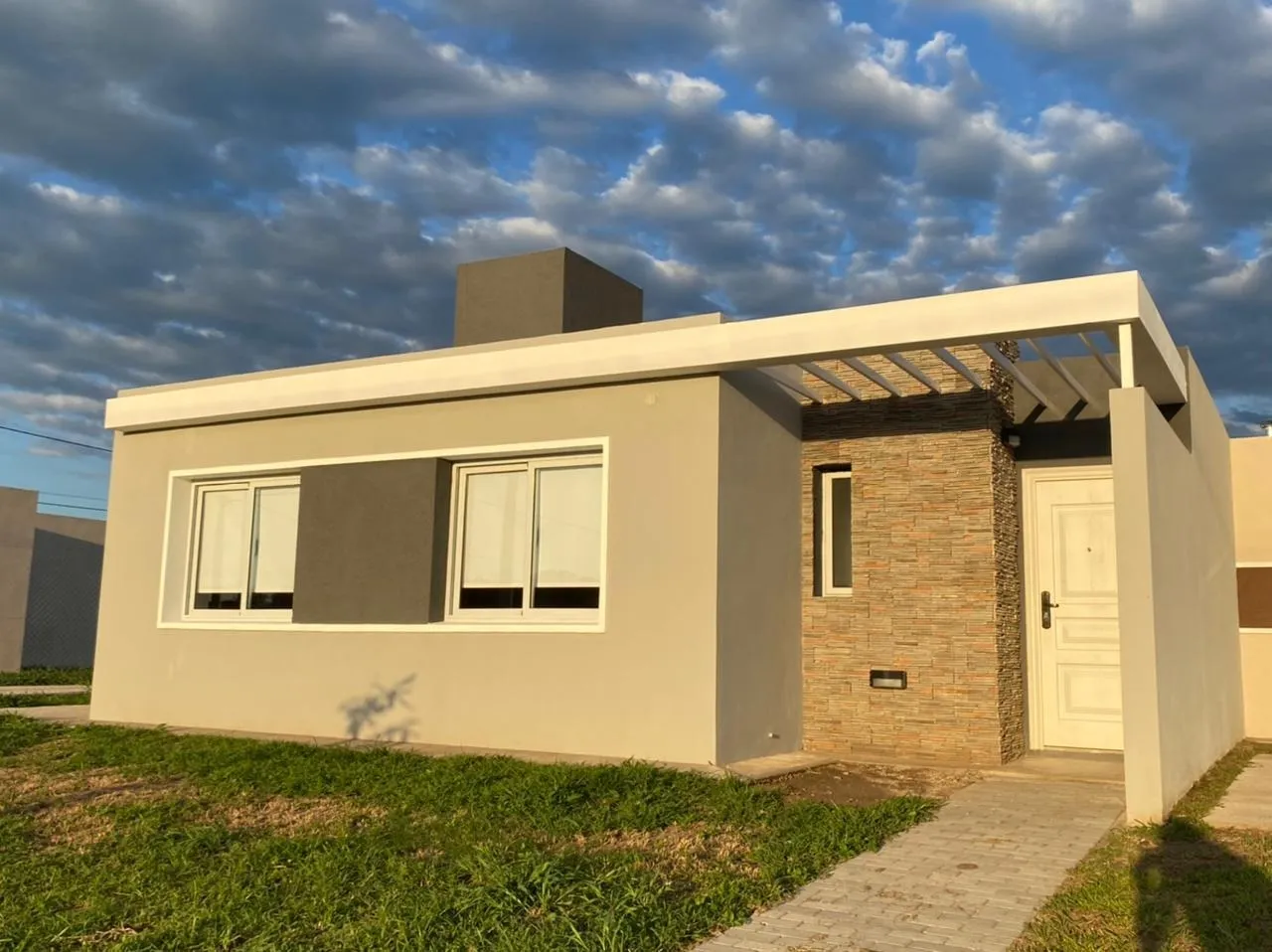 APTO BANCOR! CASA DE ALTA CALIDAD - BARRIO RESERVA TAJAMAR