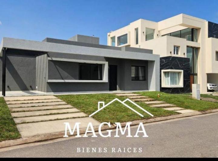 Casa · 178m² · 10 Ambientes · 2 Cocheras