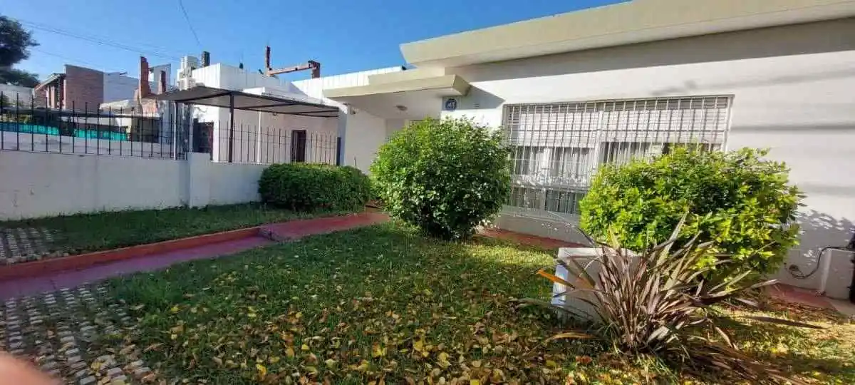 APTO CREDITO. Casa Barrio Jardín.
