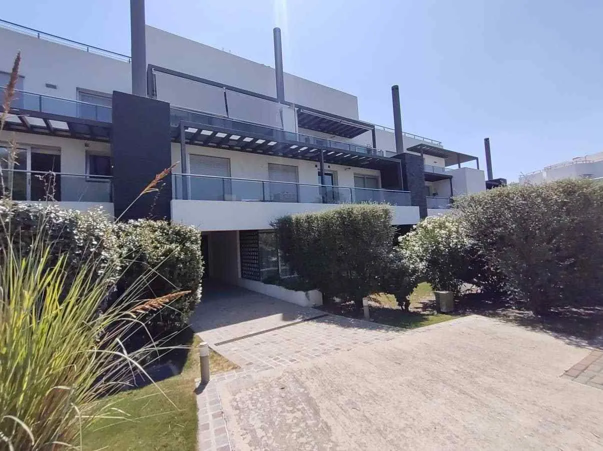 Departamento de 3 dormitorios en Casonas del Golf
