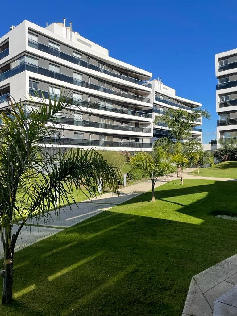 Venta departamento de dos dormitorios en Condominio Summum