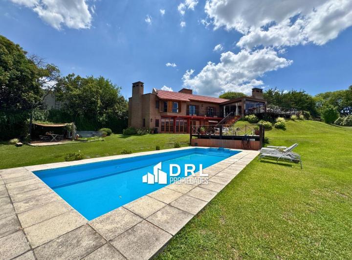 Casa · 498m² · 4 Dormitorios