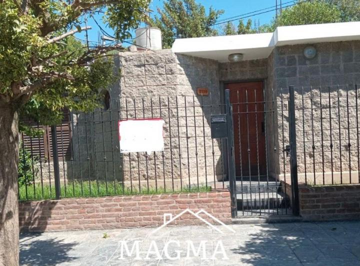 Casa · 172200m² · 1 Ambiente · 2 Cocheras