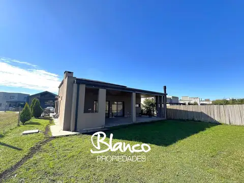 Casa en Alquiler en Pilar Del Este, Countries y Barrios Cerrados en Pilar