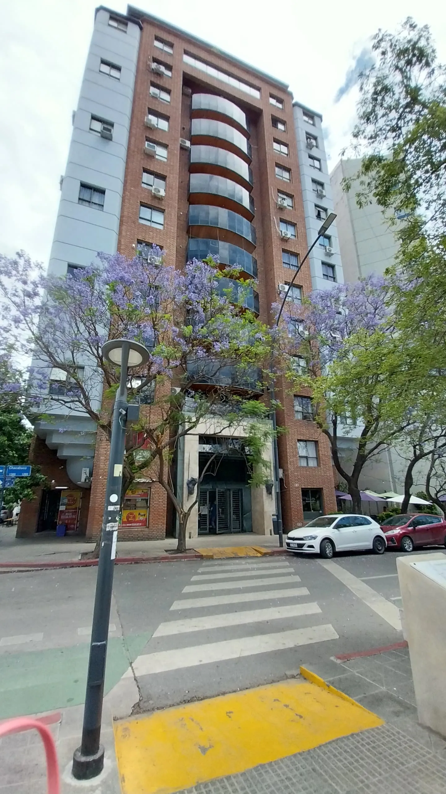 Viví frente al Parque Las Tejas dpto 2 dormitorios!