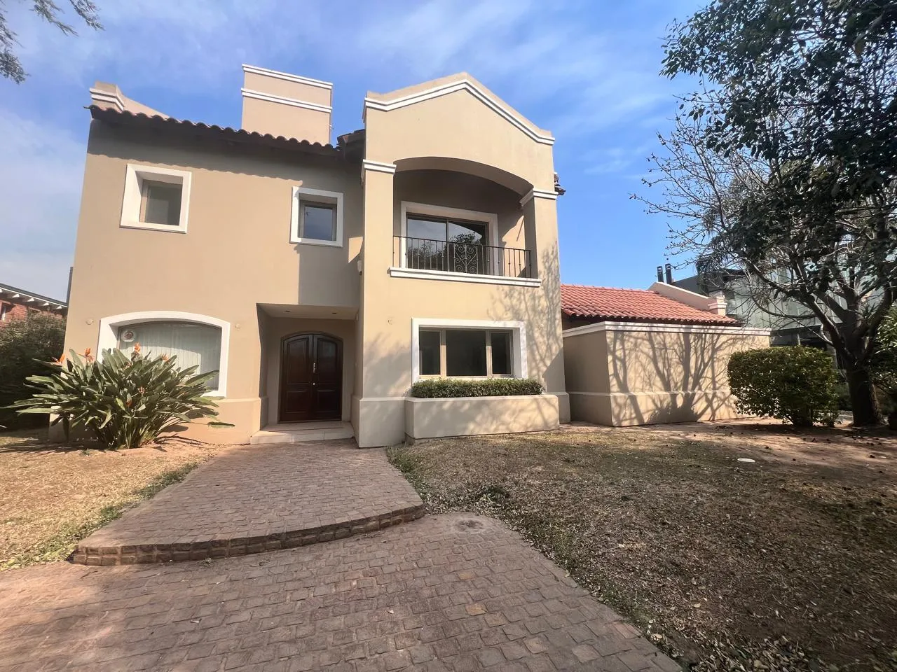 BARRANCAS DEL SUR – Impecable casa de 3 dormitorios!