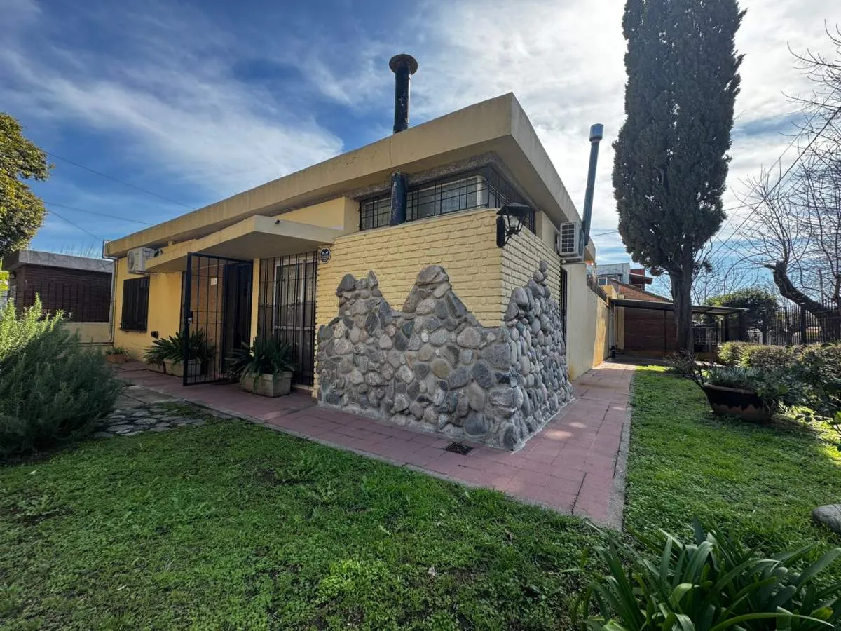 VENTA CASA 3 DORM APTA CREDITO OPORTUNIDAD- QUEBRADAS DE LAS ROSAS