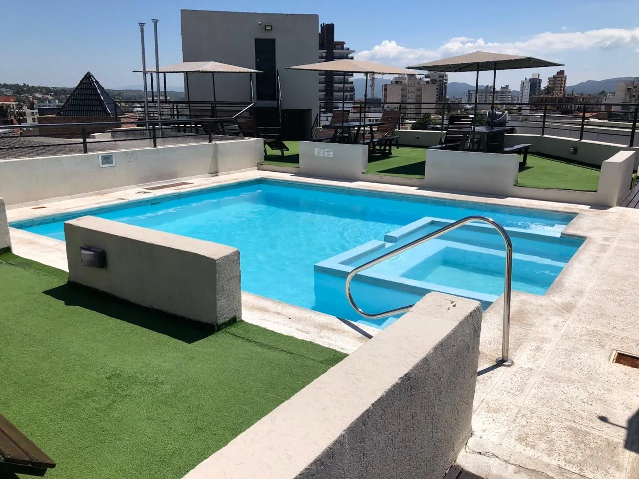 VILLA CARLOS PAZ!! 2 DOR, 2 BAÑOS, CINE, GYM, ASADORES, PISCINA U$105000