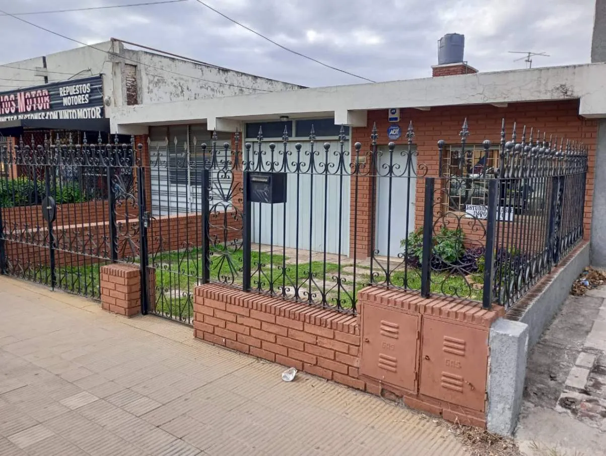 LOTE CON CONSTRUCCIÓN SOBRE AV. PRINCIPAL - IDEAL PARA GALPÓN Y OFICINAS
