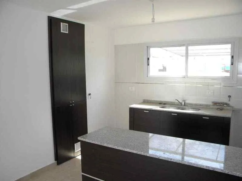 VENTA - JARDINES DEL VALLE - 3 DORM. 3 BAÑOS - SUITTE - COCHERA