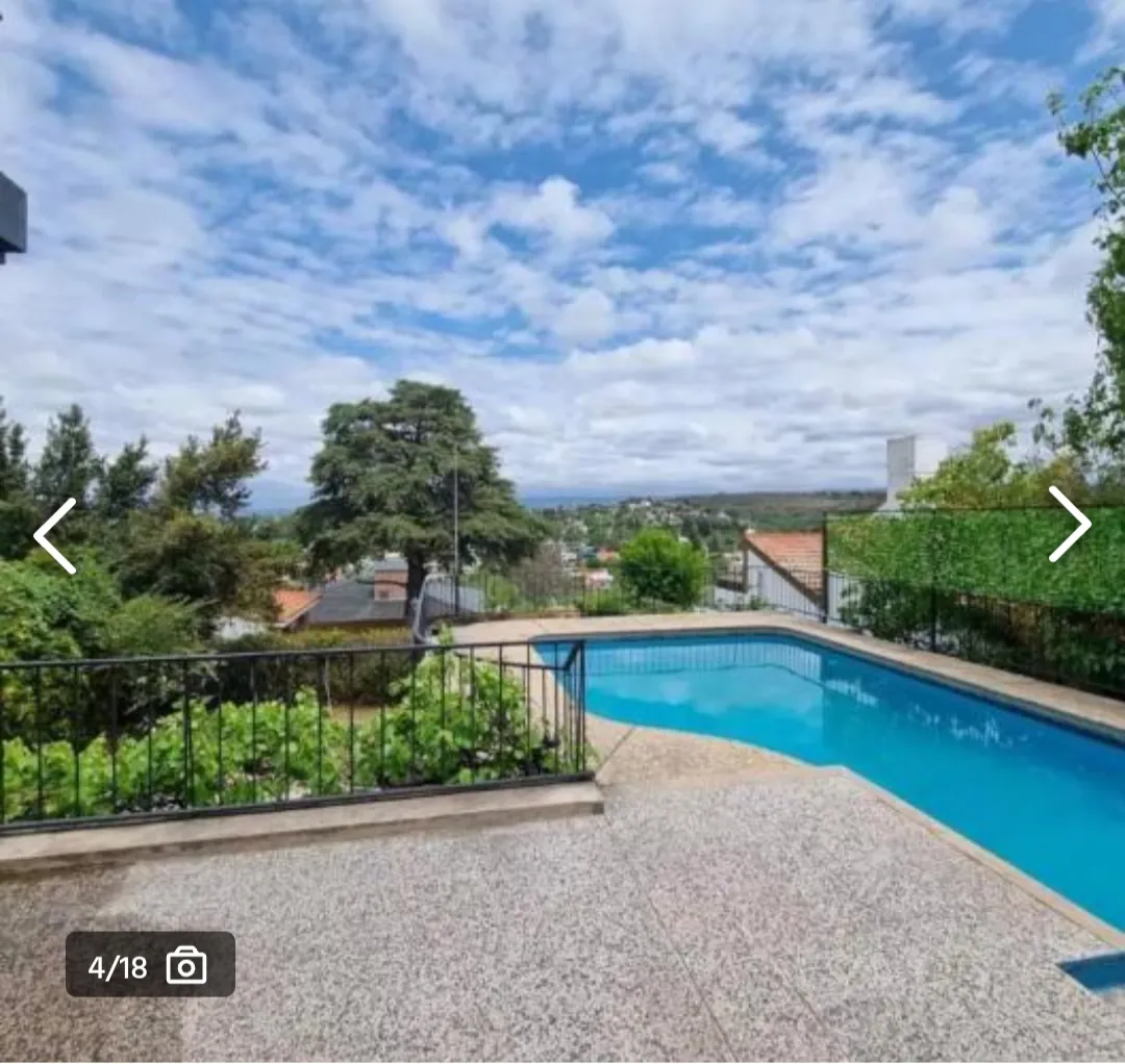 Venta Casa en V. Carlos Paz 3 Dormitorios - Pileta- Hermosa !