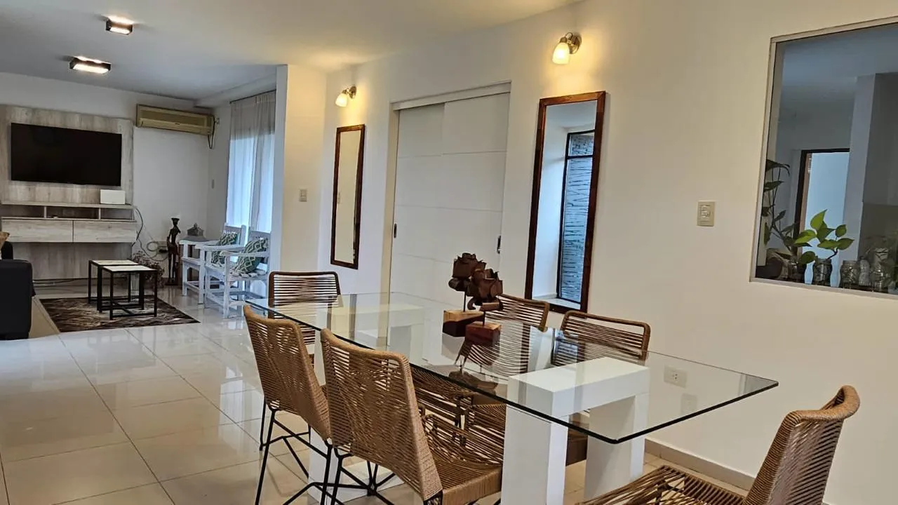 Venta - Casa - 3 Dormitorios - B° Las Terrazas - Valle Escondido