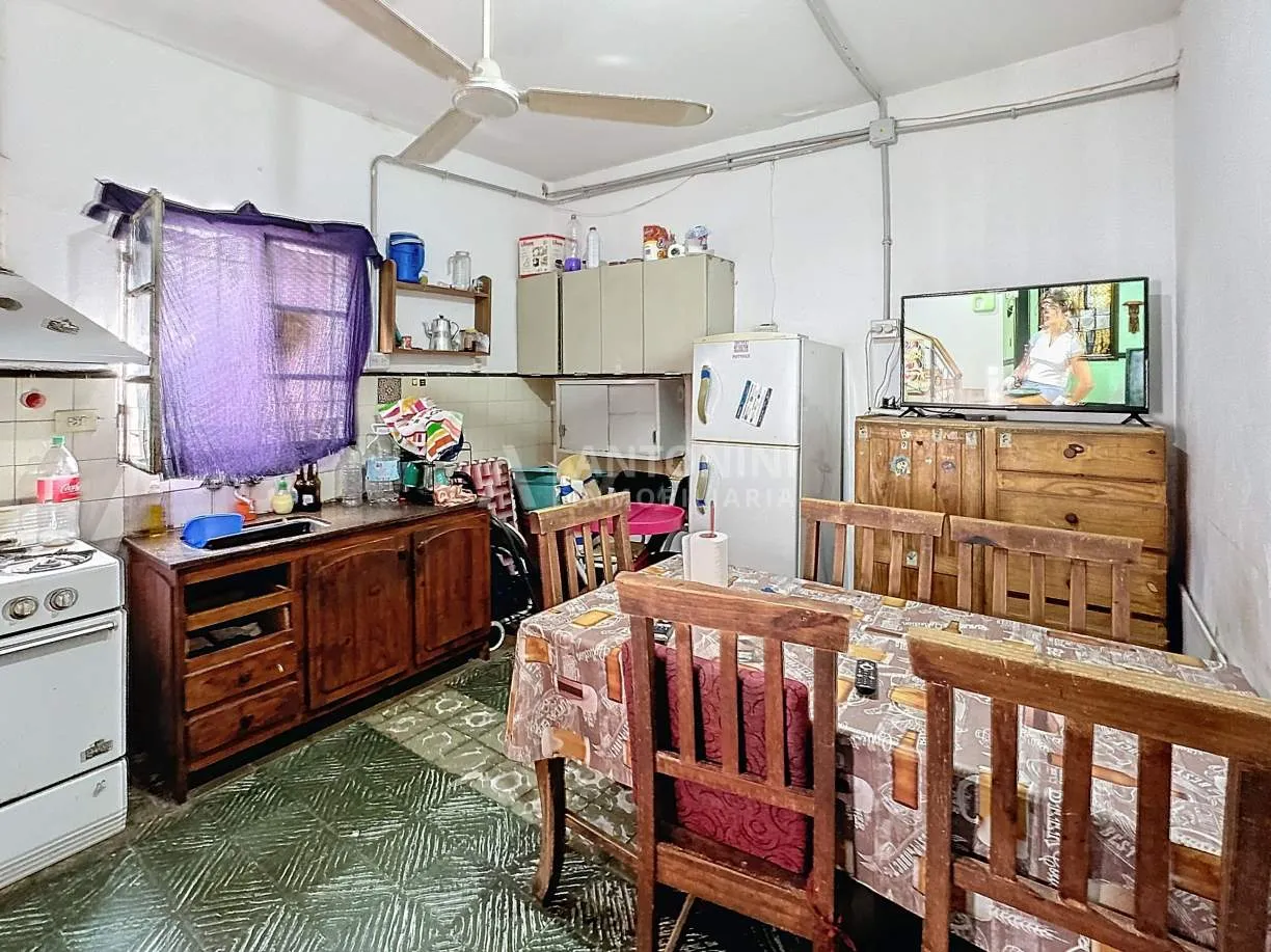 Casa en Venta de 2 dormitorios con departamento en B Jardin