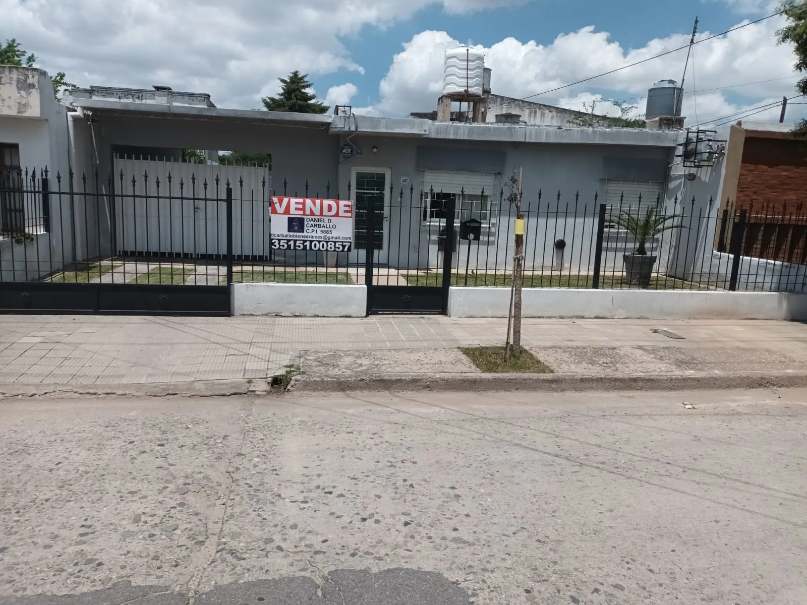 VENDO CASA B° PANAMERICANO  - 2 DORM. -APTO BANCOR Y NACION-