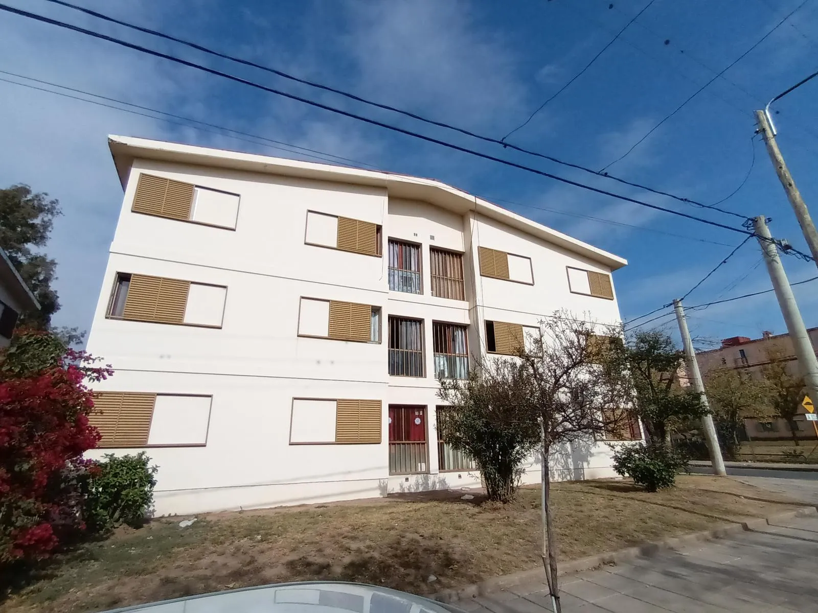 Amplio Dpto - 3 Dorm - 2 Baños y Balcón en Zona Sur