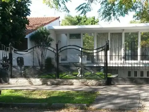 Casa en Venta en Adrogue, Partido de Almirante Brown