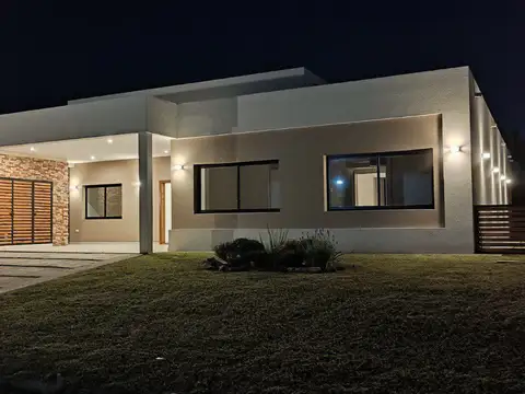 Casa en Venta en Santa Rita, Canning