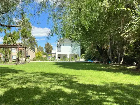 Casa en Venta en El Bosque, Countries y Barrios Cerrados en Campana