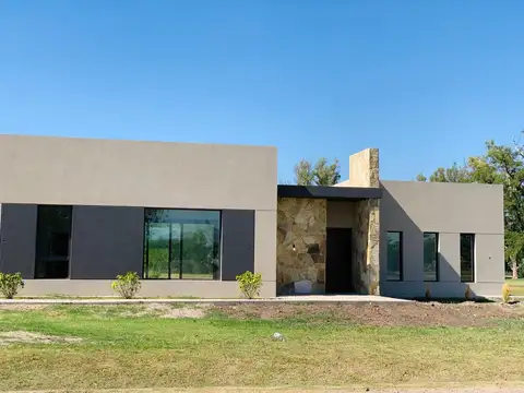 Casa en Venta en La Elina, Countries y Barrios Cerrados en Lujan