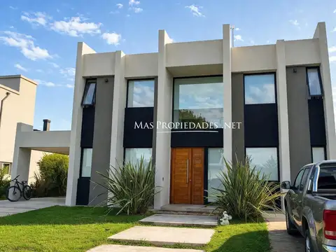 Casa en Venta en San Lucas, Canning